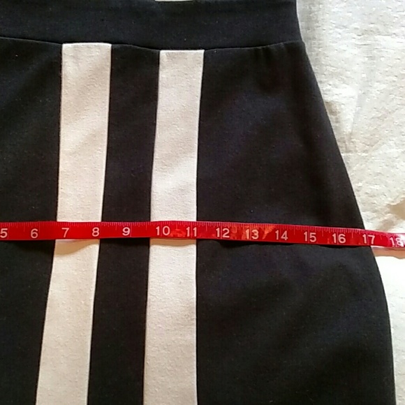 Black & Cream color block Dress - Picture 8 of 8
